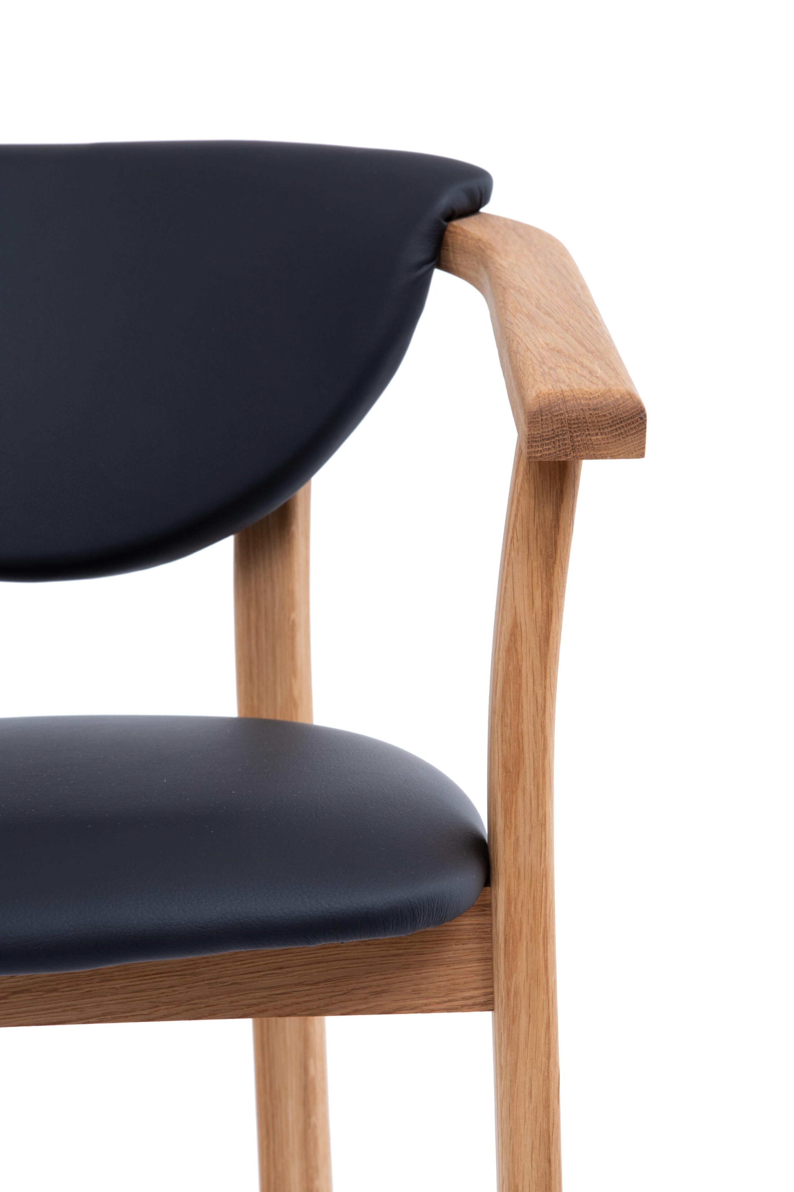Dubová olejovaná a voskovaná stolička Alexis čierna koženka 3
