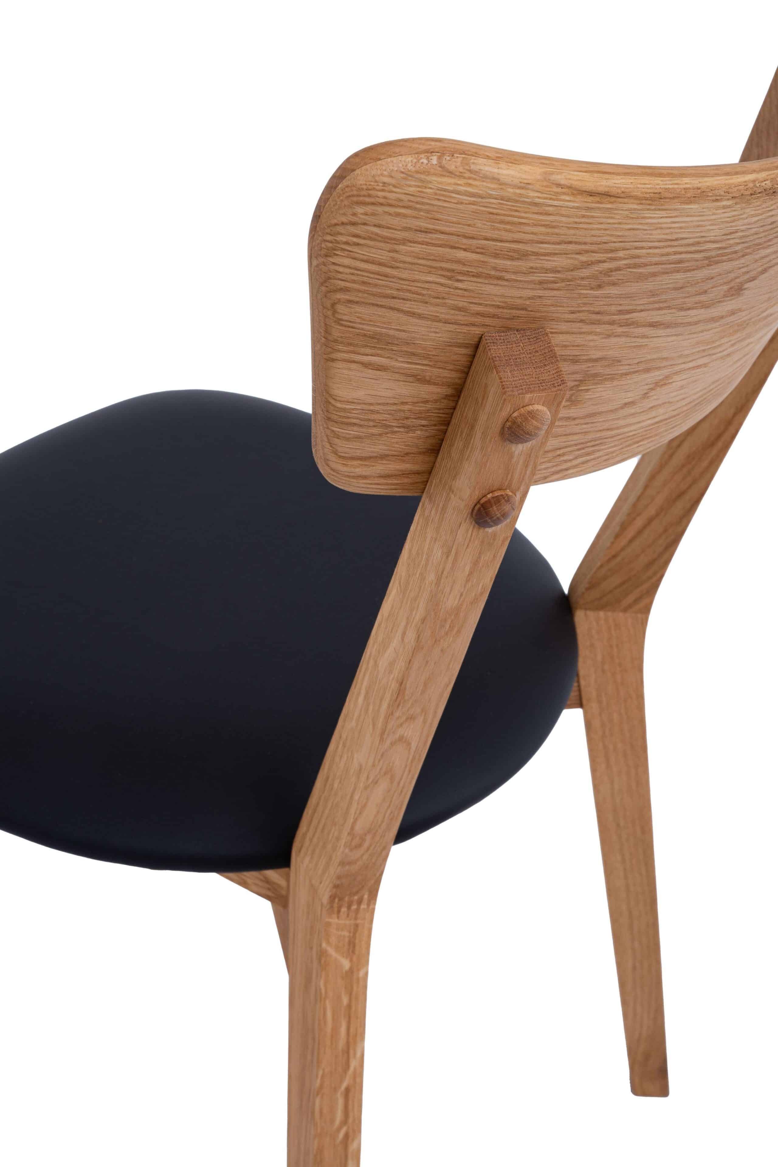 Dubová olejovaná stolička Diana čierna koženka 4