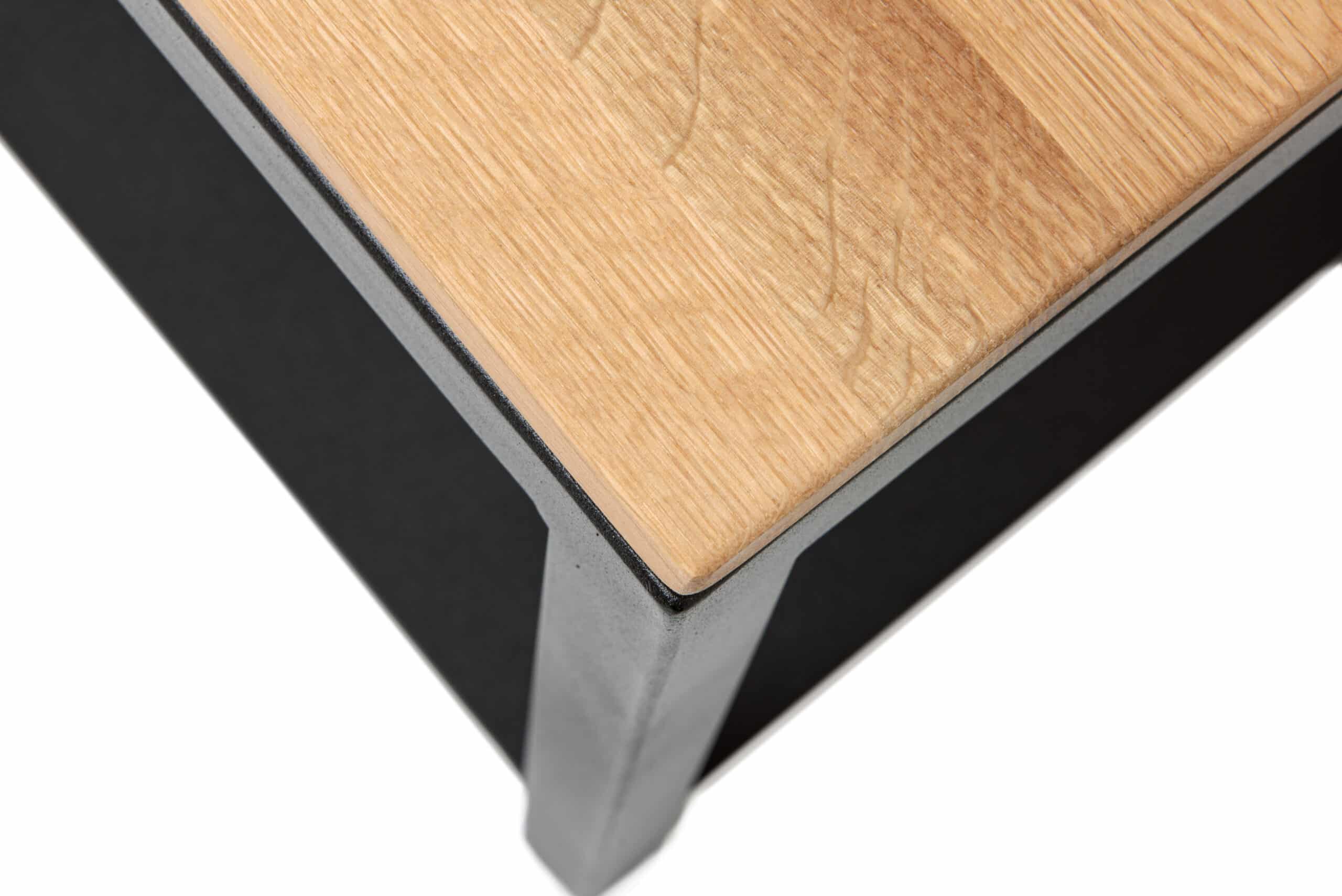 Kovový noční stolek Iron – objednejte si ho ještě dnes a přeměňte svou ložnici v útulné a stylové místo, kam se budete chtít vracet.