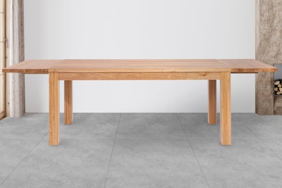 Masívne rozkladací lakovaný dubový jedálenský stôl Korund 1