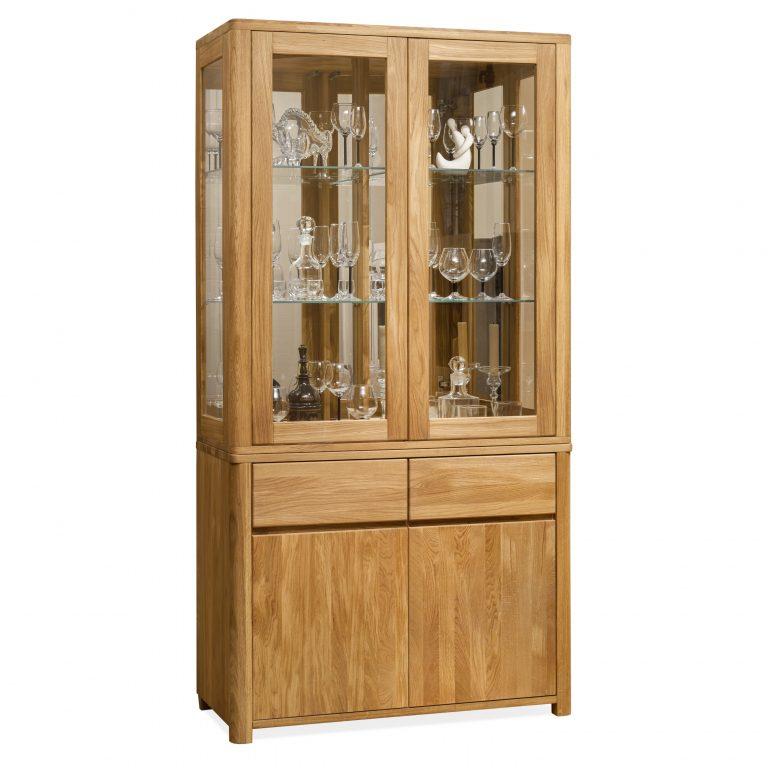 Vitrína Lausanne je navržena tak, aby splňoval všechny vaše potřeby a zároveň přinesla do vašeho domova špetku luxusu a elegance.