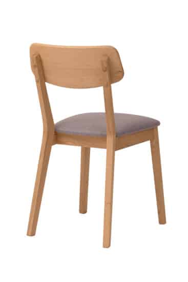 Jídelní  židle Vilnius v minimalistickém designu.
