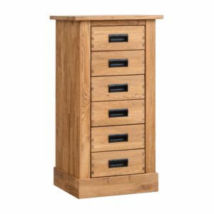 Šuplíková komoda z masivu dubu Leo je tak dokonalou kombinací praktičnosti a estetiky. Přineste do svého domova kousek přírody a vytvořte si prostor plný tepla a pohodlí.