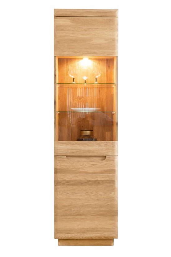 Dubová vitrína Dallas - dokonalý kousek nábytku, který zaujme svým elegantním designem a prvotřídní kvalitou.