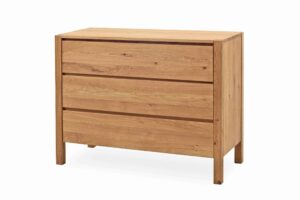 Komoda do ložnice Sofi 3Z dub – skutečný klenot pro Vaši ložnici. Tato komoda, chlubící se svým elegantním designem a dubovým provedením, je stvořena, aby dodala Vaší ložnici vrcholný styl a luxusní atmosféru.