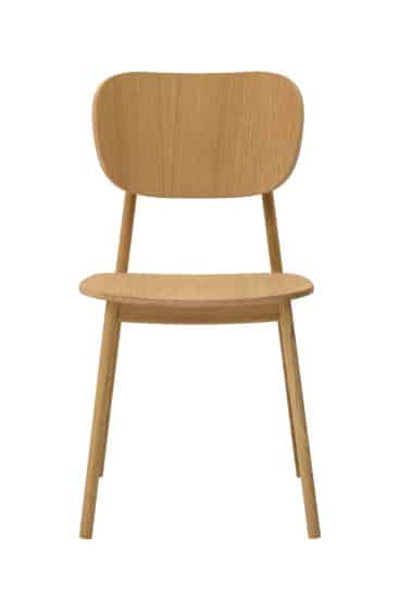 Jídelní dubová židle Verde není jen obyčejným kusem nábytku; je to prostředník mezi komfortem a stylem, mezi funkčností a designem. 