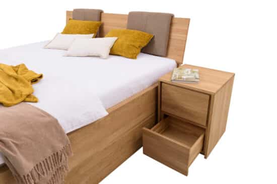 Manželská postel Rimini je navržena tak, aby zapadla do každého interiéru a přinesla do vašeho domova teplou a přátelskou atmosféru.