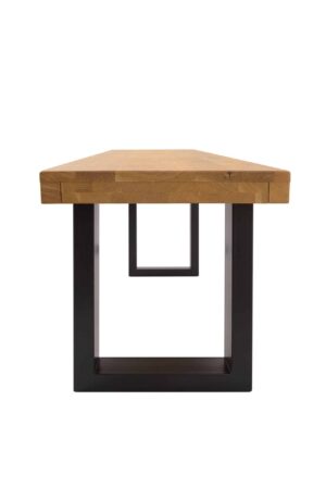 Dubová olejovaná masivní lavice Berlin s s kovovými nohami ve tvaru písmene U vytvářejí moderní a elegantní vzhled, zajišťují stabilitu a pevnost celé konstrukce.