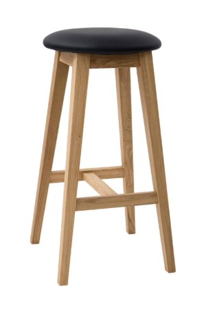 Barový taburet Riga z masivu dubu nabízí nejen praktičnost a pohodlí, ale i nádherný design, který nadchne vás i vaše hosty.