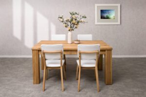 Jídelní sestava Florencie-Tallin z dubu v sobě spojuje nadčasovou eleganci, nepřekonatelnou kvalitu a maximální funkčnost. 