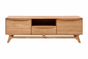 Dřevěná televizní komoda Bara – elegantní masivní dub, praktická zásuvka se soft close, otevřená police a nastavitelné úložné prostory. Stylový design s zaoblenými rohy a jednoduchou údržbou, součást kolekce Bara.