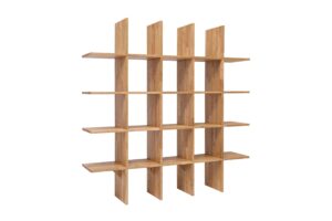 Knihovna Faro z masivního dubového dřeva vyniká originálním vzdušným designem, který se skvěle hodí jak k uložení knih, tak k vystavení dekorací či jako stylový předěl místnosti. Elegantní a nadčasový kousek, který dodá interiéru jedinečný charakter.