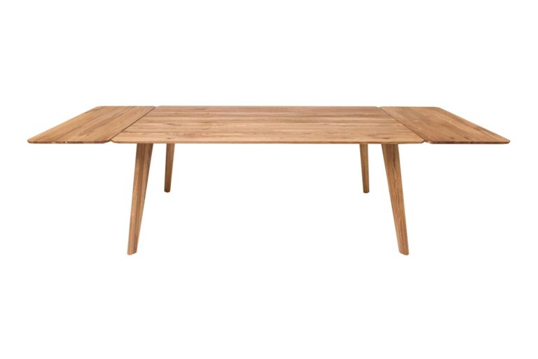 Deska s jemnou spárou a olejem ošetřený povrch podtrhují přirozenou krásu dubu, zatímco jednoduché linie a mírně šikmé nohy dodávají stolu stabilitu a lehkost. Ideální doplněk do moderních i klasických interiérů, který zútulní každý prostor.