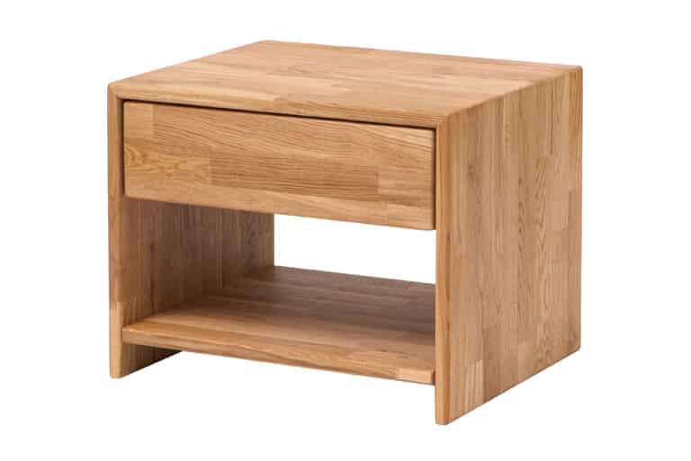 Tento dubový noční stolek je ideální volbou pro každého, kdo hledá spojení nadčasového designu, praktického úložného prostoru a odolnosti masivního dřeva. Díky kvalitnímu olejovanému povrchu si navíc dlouhodobě zachová svůj přirozený vzhled a snadno se udržuje.