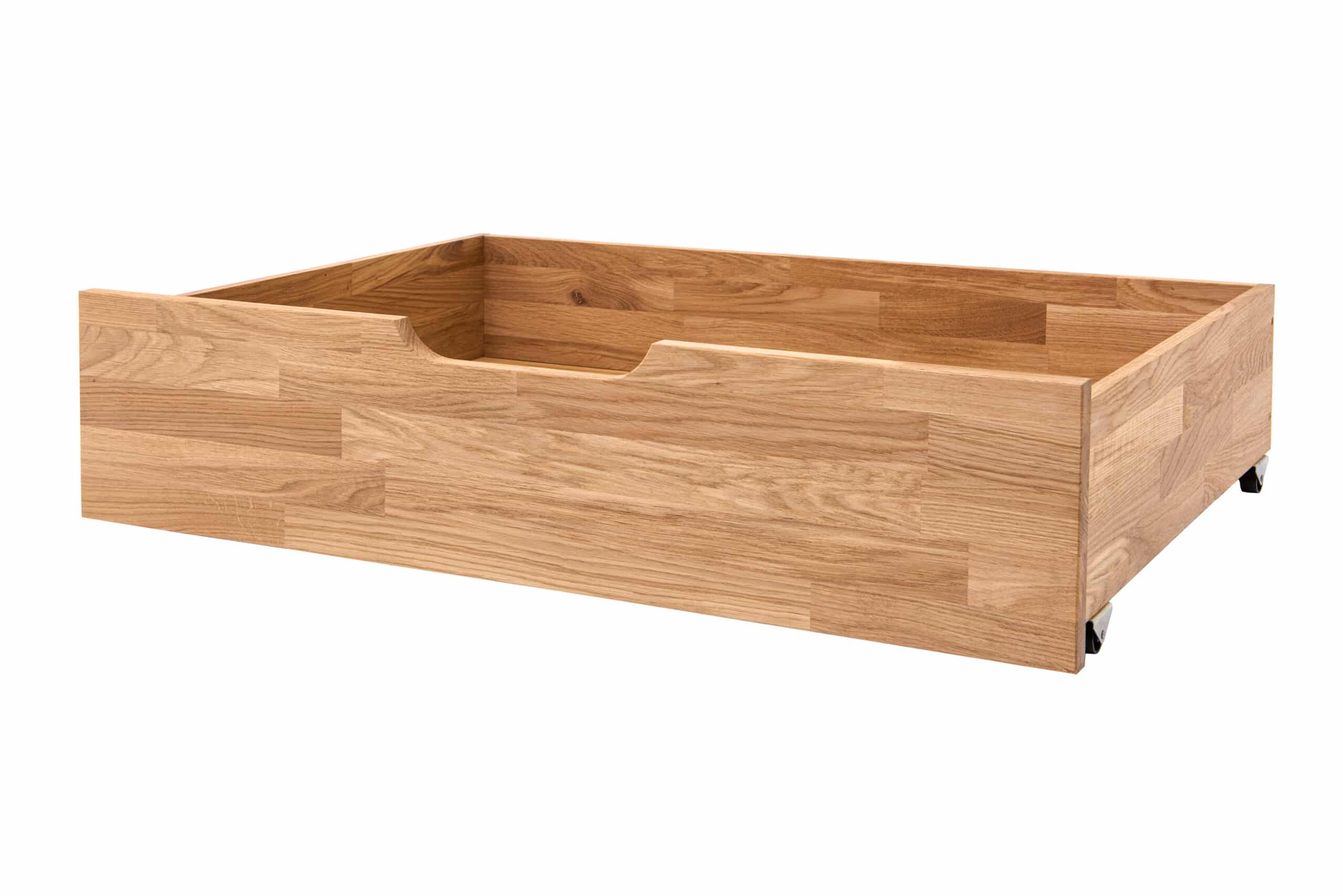 Objevte krásu přírodního dřeva a praktičnost v jednom – postel Kelda z masivního dubu nabízí nejen elegantní design, ale i chytrý úložný prostor. Díky kvalitnímu zpracování a nadčasovému stylu bude vaší ložnici slušet po mnoho let.