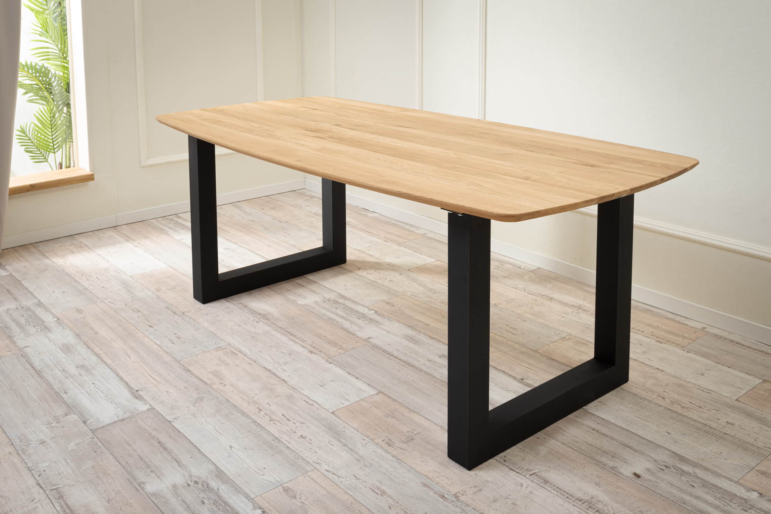 Jídelní stůl z masivu Timber 180 s nohy U