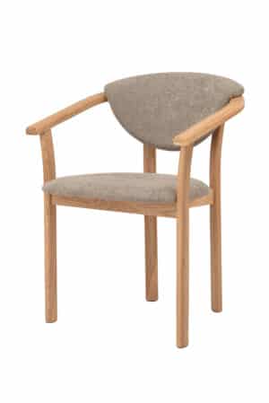 Elegantní dřevěná židle Alexis z masivního dubu v kombinaci s hnědým čalouněním přináší pohodlí, kvalitu a nadčasový design. Hnědý potah působí hřejivě a útulně, zároveň dodává interiéru elegantní a přirozený charakter. Ergonomický tvar a praktické područky zajišťují maximální komfort při každodenním sezení. Alexis se snadno stane stylovým doplňkem jídelny, pracovny i obývacího prostoru.