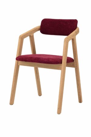 Dubová židle Aksel s červeným polstrováním kombinuje přírodní eleganci, moderní design a pohodlí. Červený potah dodává židli výrazný a stylový vzhled a promění každý prostor v útulné a osobité místo. Ergonomický opěrák a pohodlné područky zajišťují komfort i při delším sezení, ať už doma nebo v komerčních prostorách.