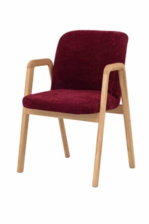 Dubová židle Chill v červeném provedení skvěle vynikne nejen u jídelního stolu, ale také v pracovně, kanceláři nebo moderním komerčním interiéru. Masivní dubová konstrukce zajišťuje dlouhou životnost a stabilitu, zatímco sytě červené čalounění dodává židli výrazný a energický charakter, který oživí každý prostor.