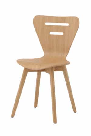 Dubová jídelní židle Doris dub natur zaujme originálním designem, který kombinuje moderní tvarování s krásou přírodního dubového dřeva. Ergonomicky tvarovaný sedák a opěradlo z dubové dýhy zajišťují pohodlné sezení, zatímco masivní dubová konstrukce garantuje vysokou stabilitu a dlouhou životnost. Díky svému nadčasovému vzhledu se židle Doris skvěle hodí do domácích i komerčních interiérů, kde vnese lehkost, eleganci a přirozený charakter.